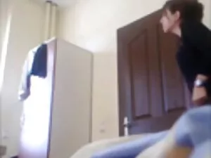 Nhút nhát, theo phim ...
