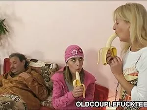 Cô gái pim xex nhat  ...