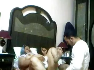 Chân đi qua địa pim  ...